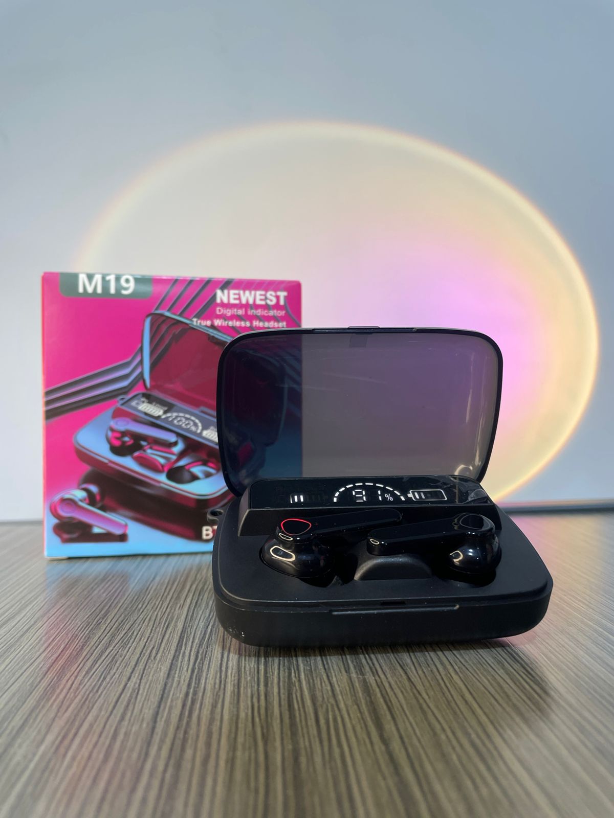 Audífonos Bluetooth M19 con pantalla LED y linterna